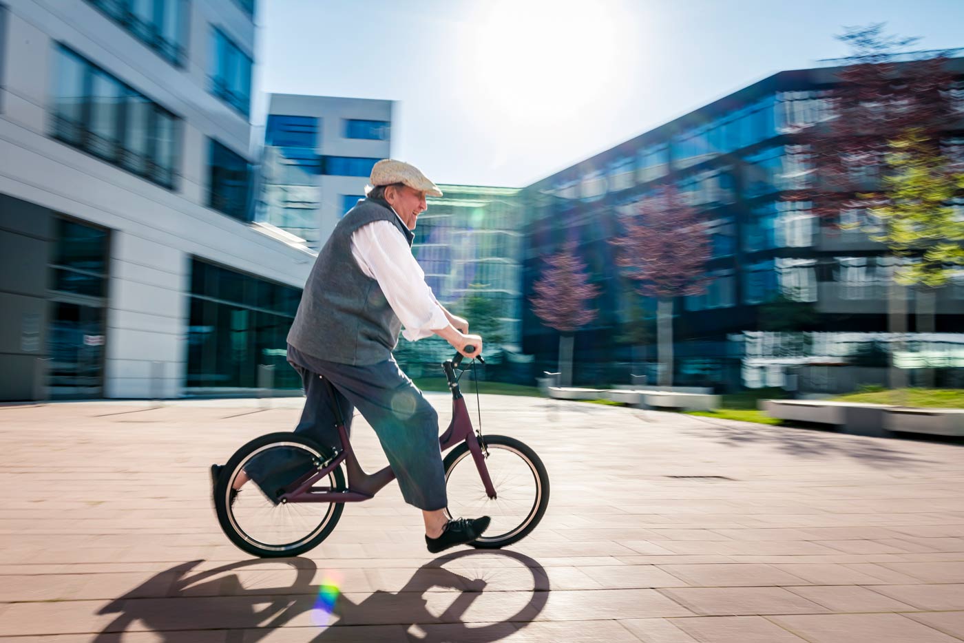 Laufrad für Senioren Alternative Gehhilfe Federleicht Mobilität im Alter