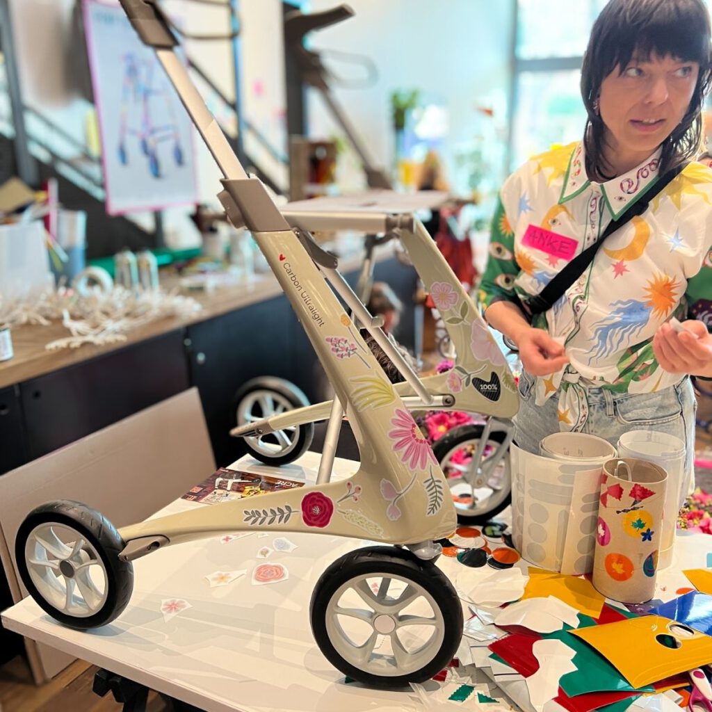 Anke Rega an der DIY Station, PimpMyRollator